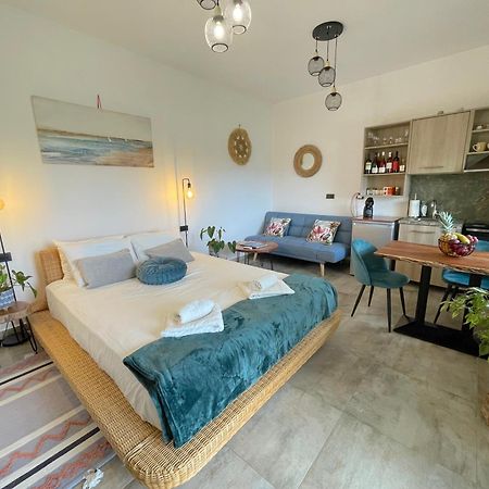 Cavos Luxury Apartments キサモス エクステリア 写真